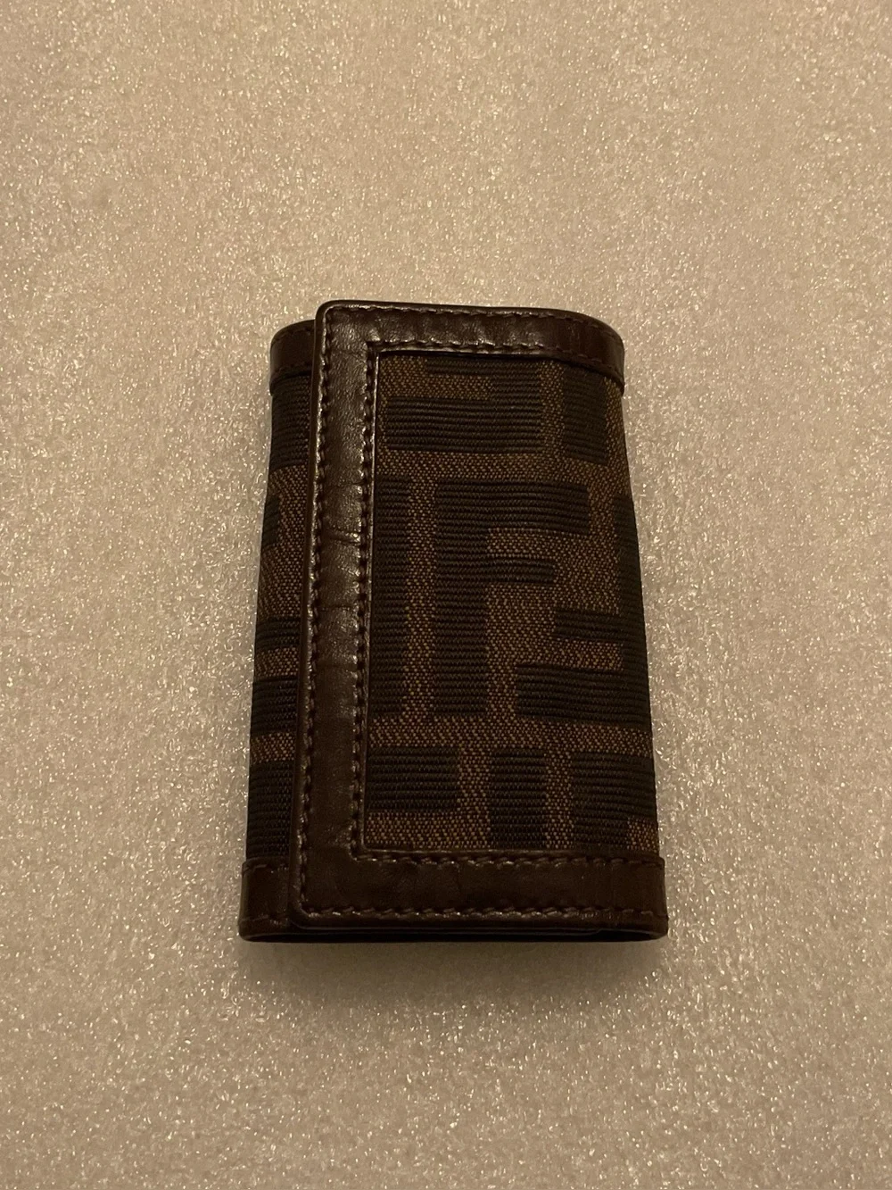 Vintage 1990s Y2K Fendi Zucca FF 6-Key Holder Case Brown Leather Made in Italy